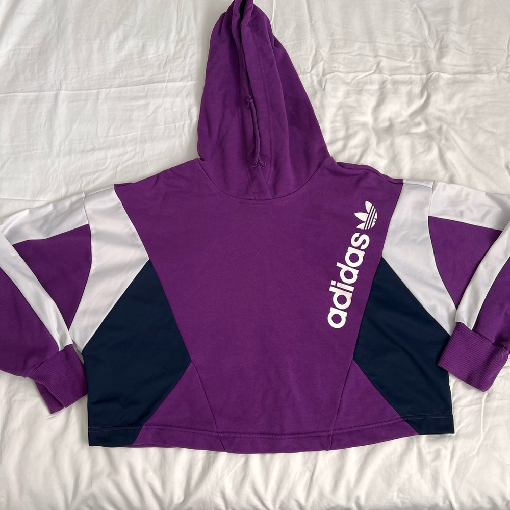 NWOT🔥ADIDAS women's oversized cropped Purple Hoodie with Logo. Size M